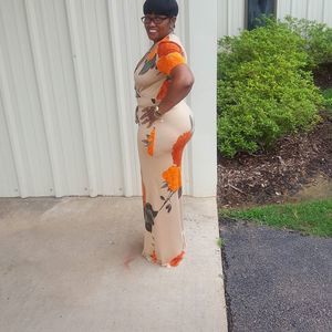 Meet your Posher, Sharon